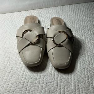 Comfort mule, loafers, women’s size 8 cream color,‎ like new